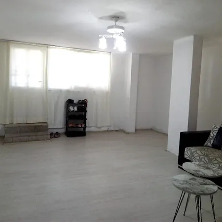 Alina Daire Apartamento